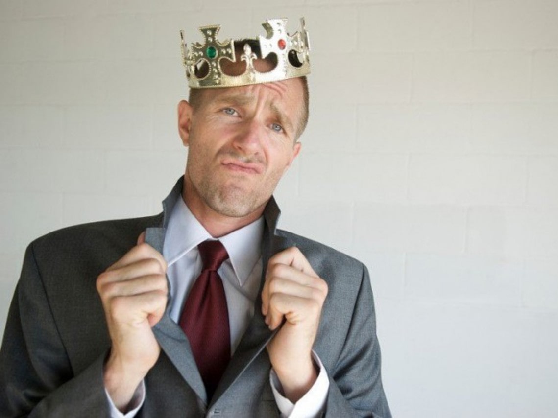 С переоцененным человеком мало кто хочет связываться