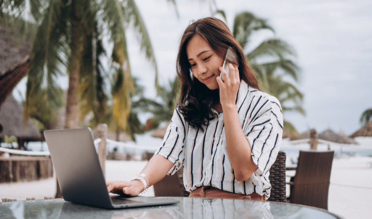 работа связанная с путешествиями по всему миру